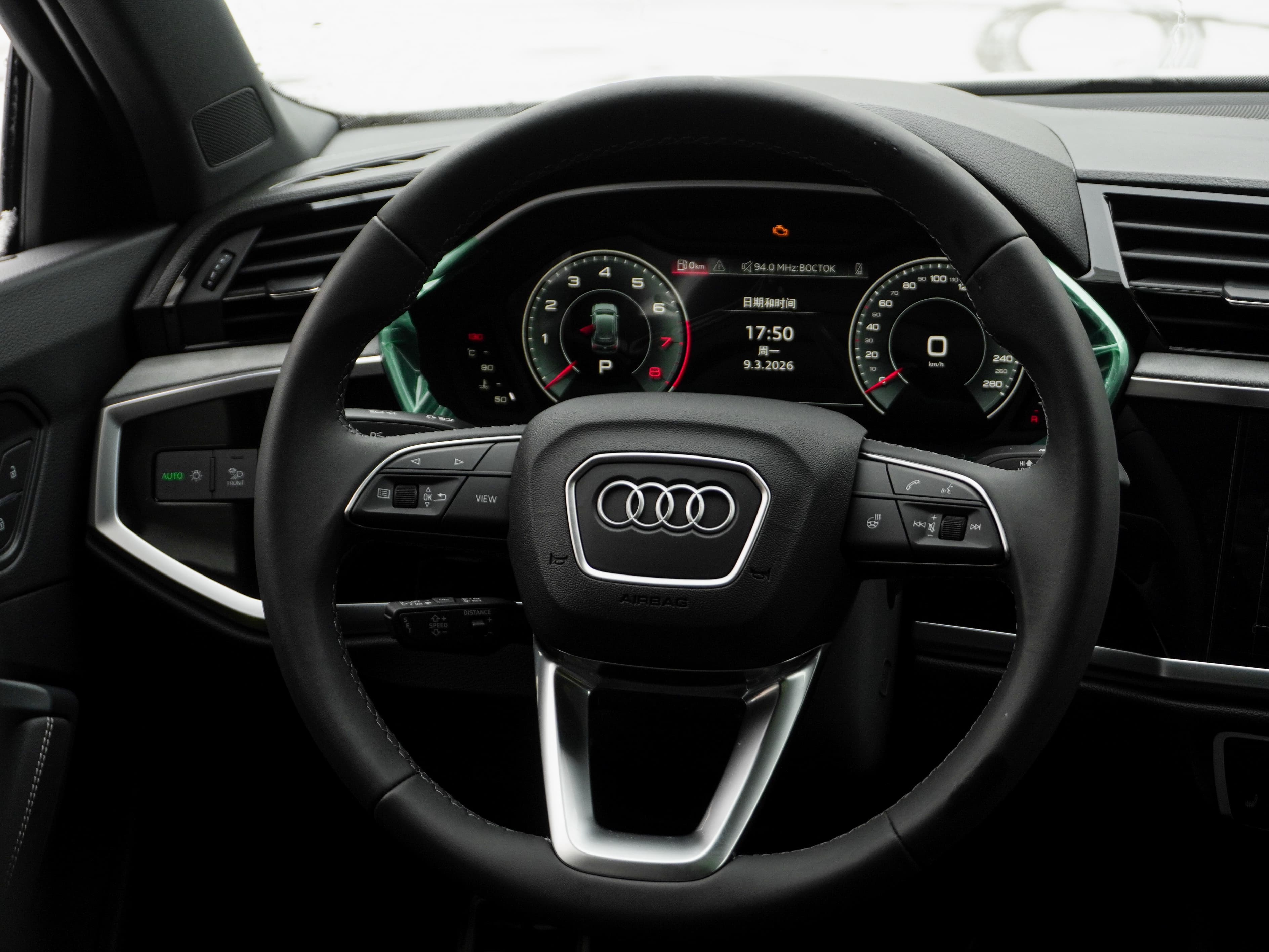 Audi Q3 — фото 31