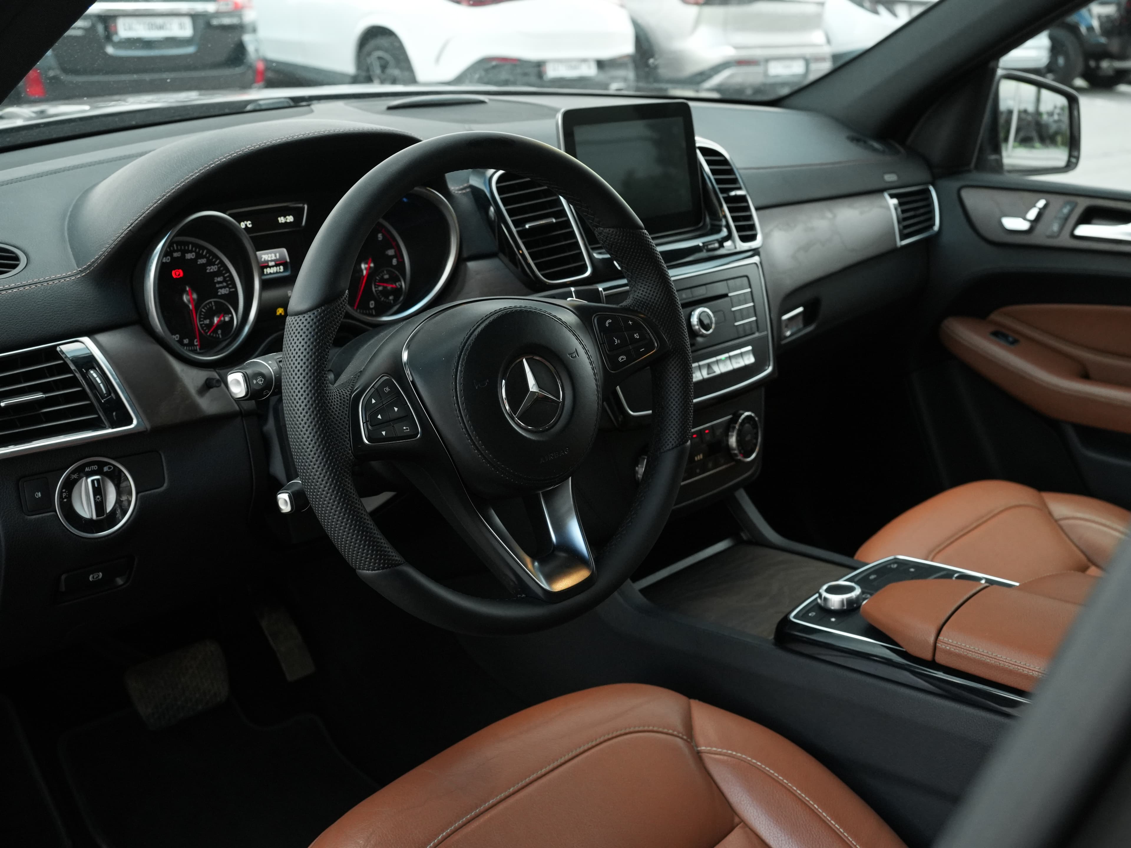 Mercedes-Benz GLS-класс — фото 12