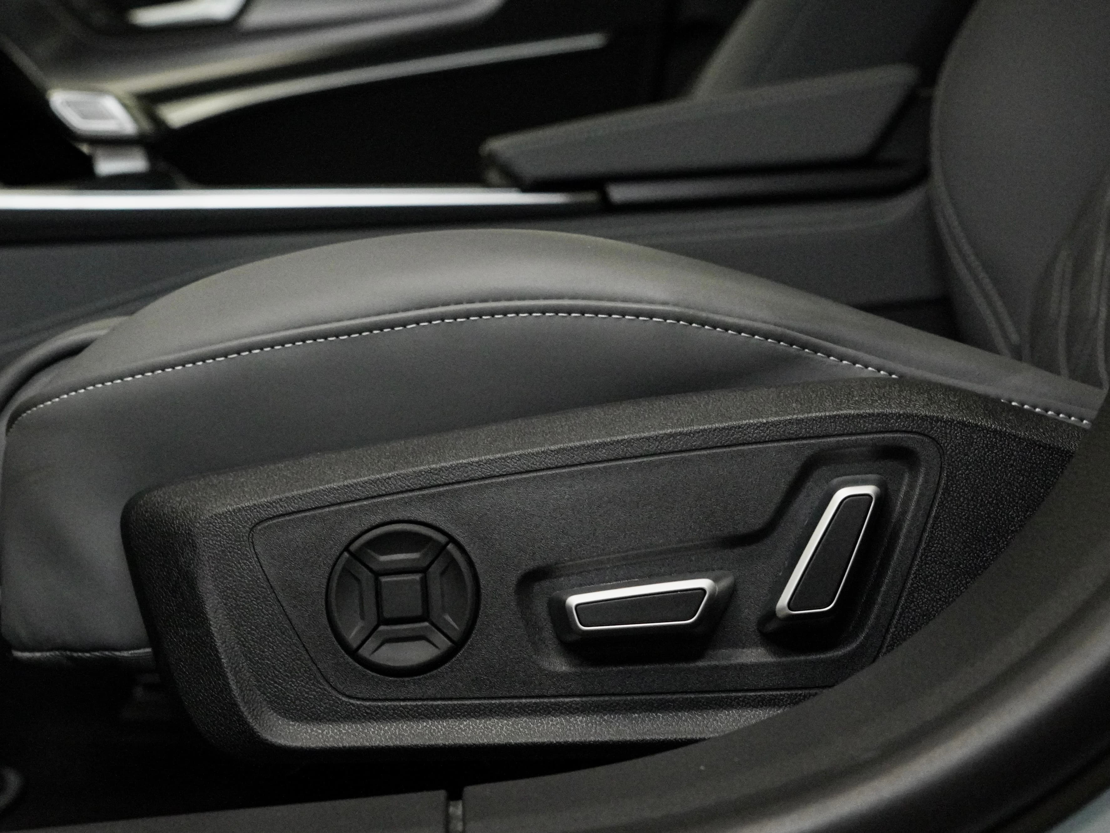 Audi A7L — фото 19