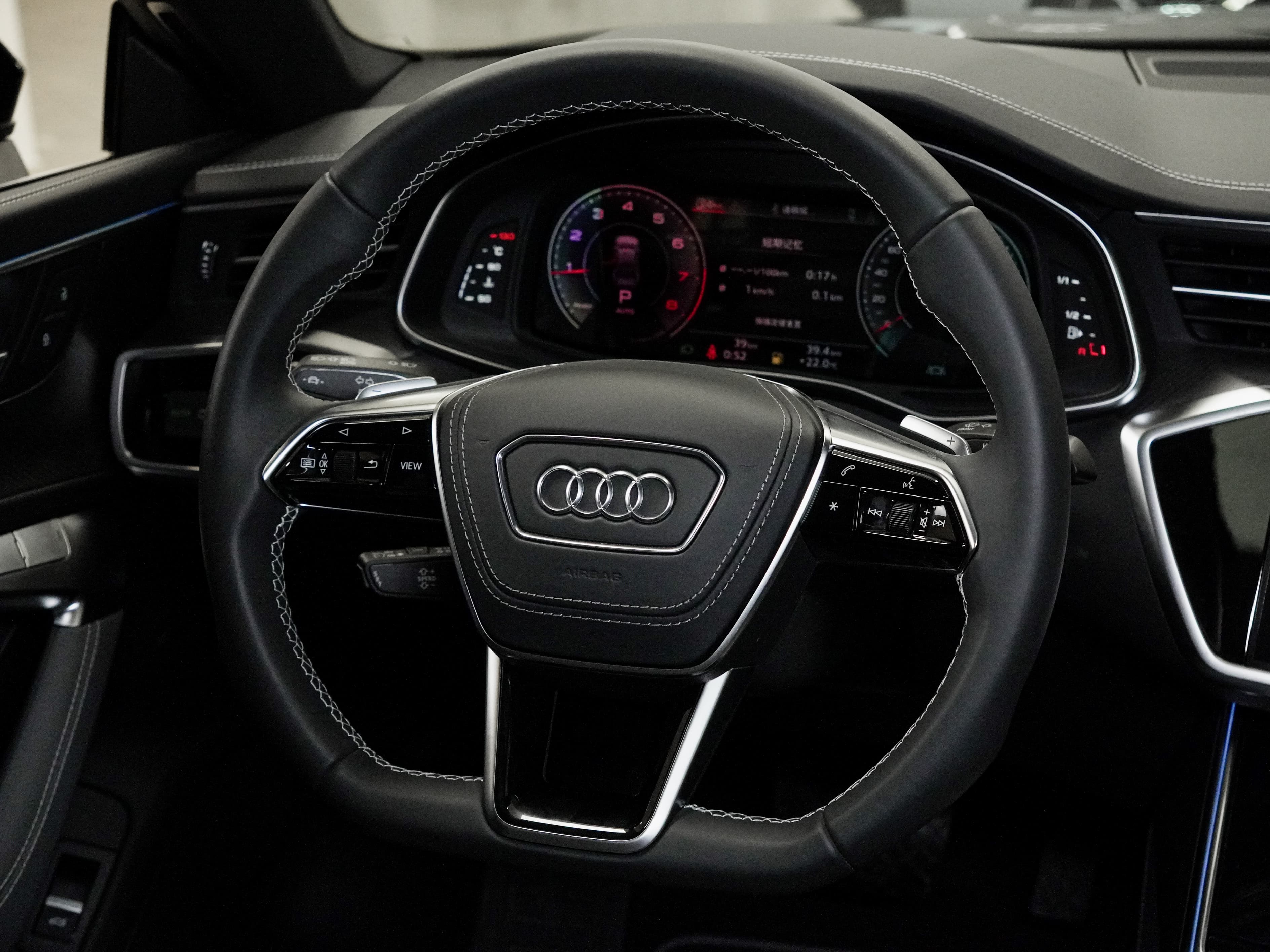 Audi A7L — фото 30