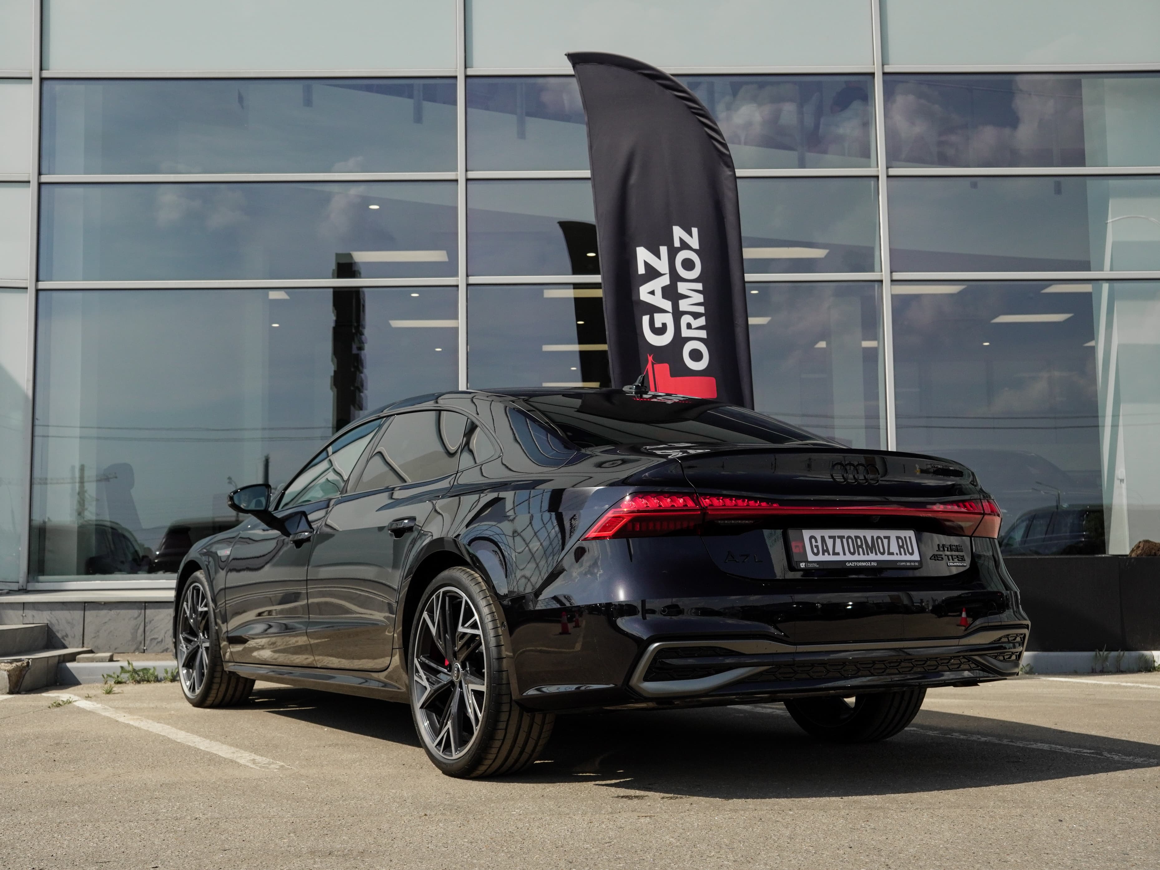 Audi A7L — фото 5