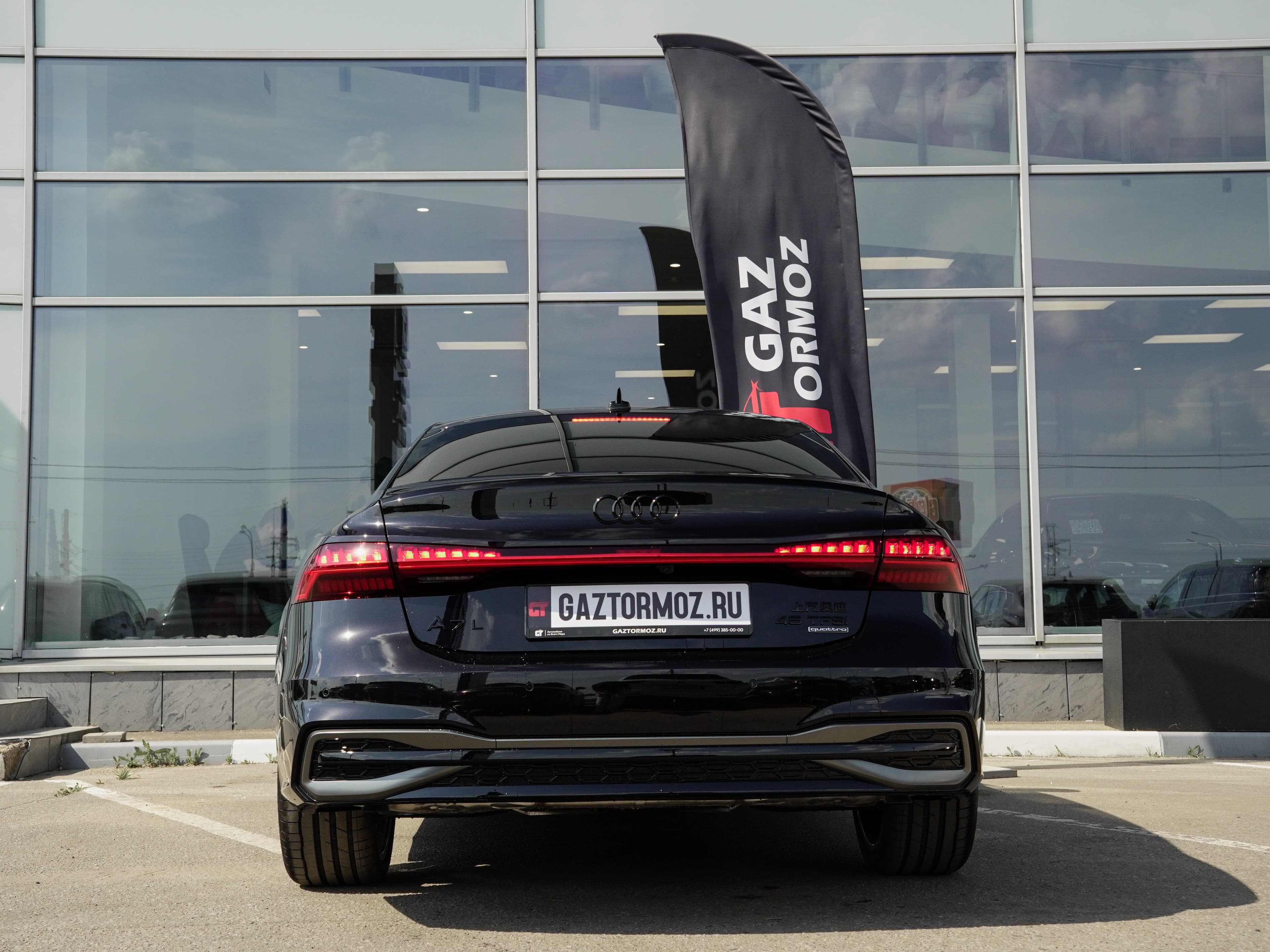 Audi A7L — фото 7