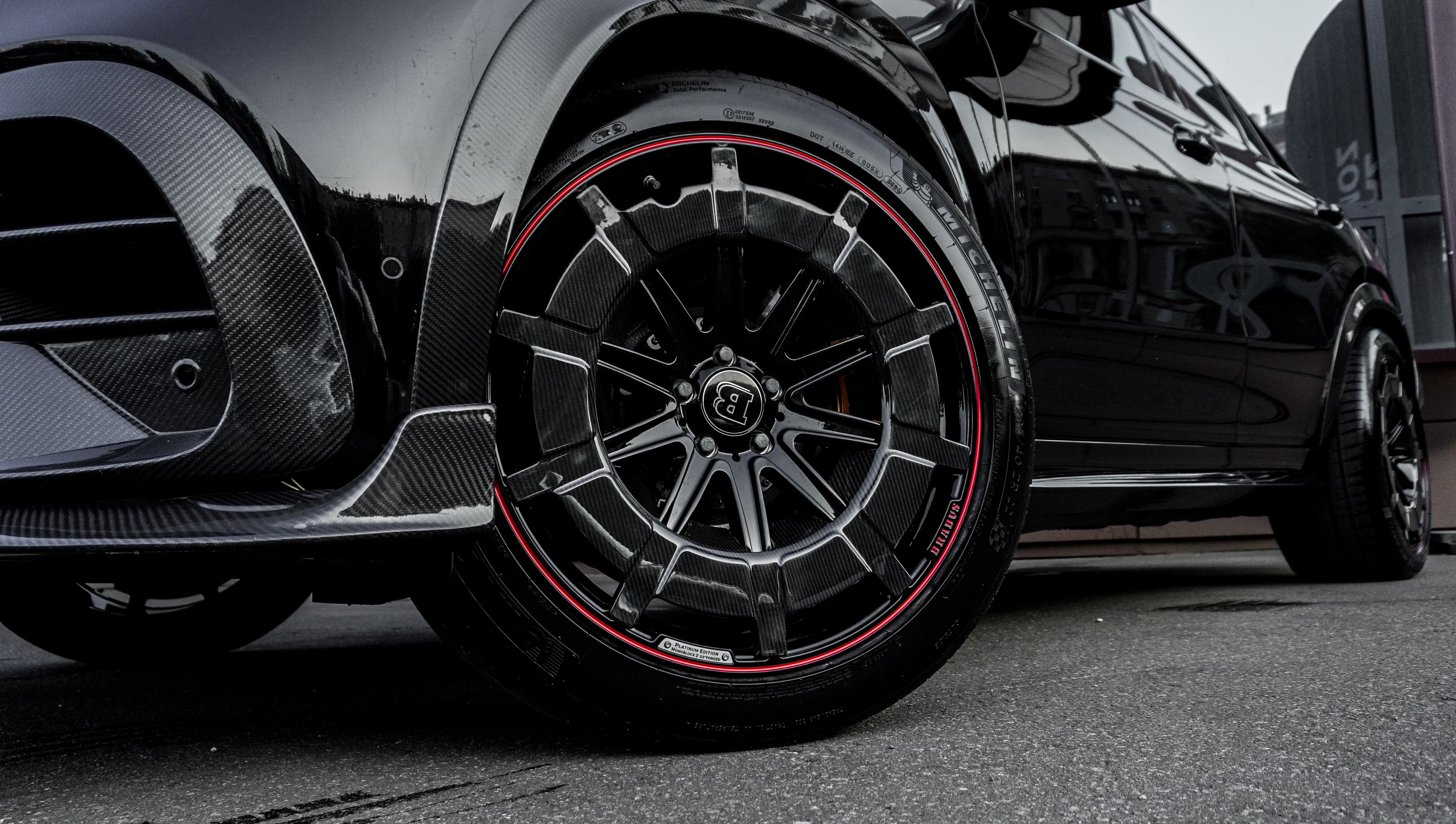 Brabus 900 Rocket Edition: гипер-SUV в карбоне — фото 12