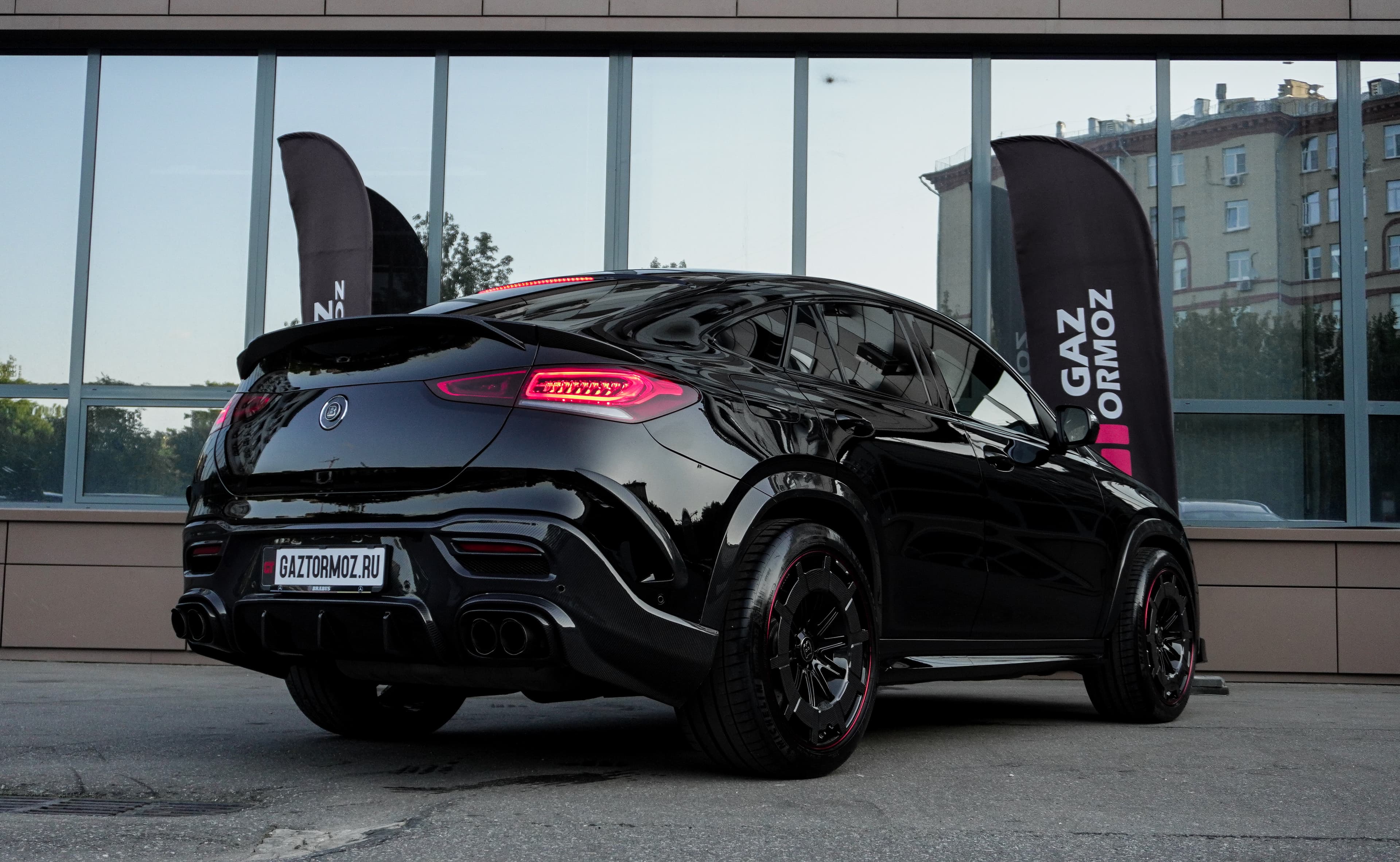 Brabus 900 Rocket Edition: гипер-SUV в карбоне — фото 5