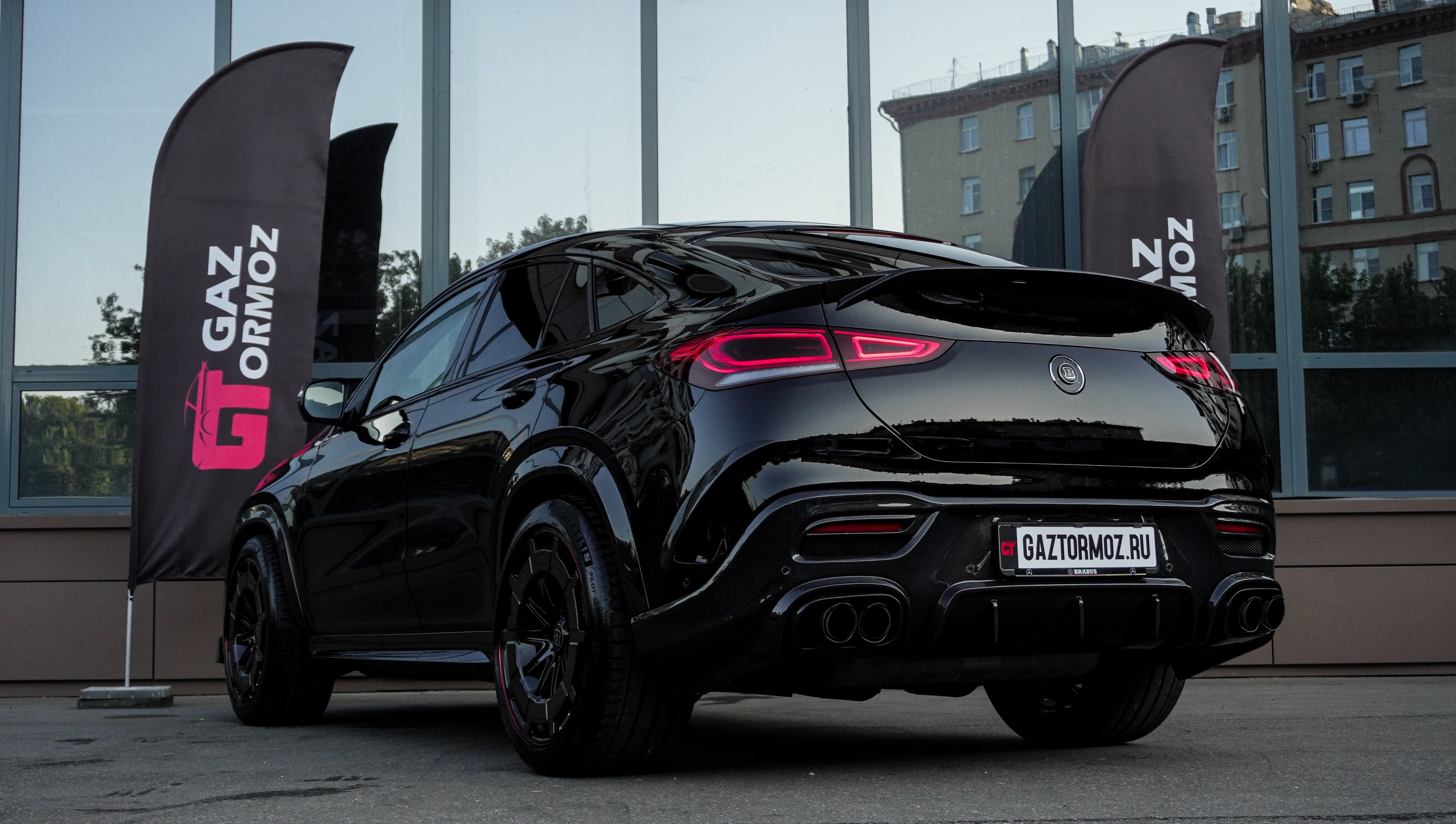 Brabus 900 Rocket Edition: гипер-SUV в карбоне — фото 7