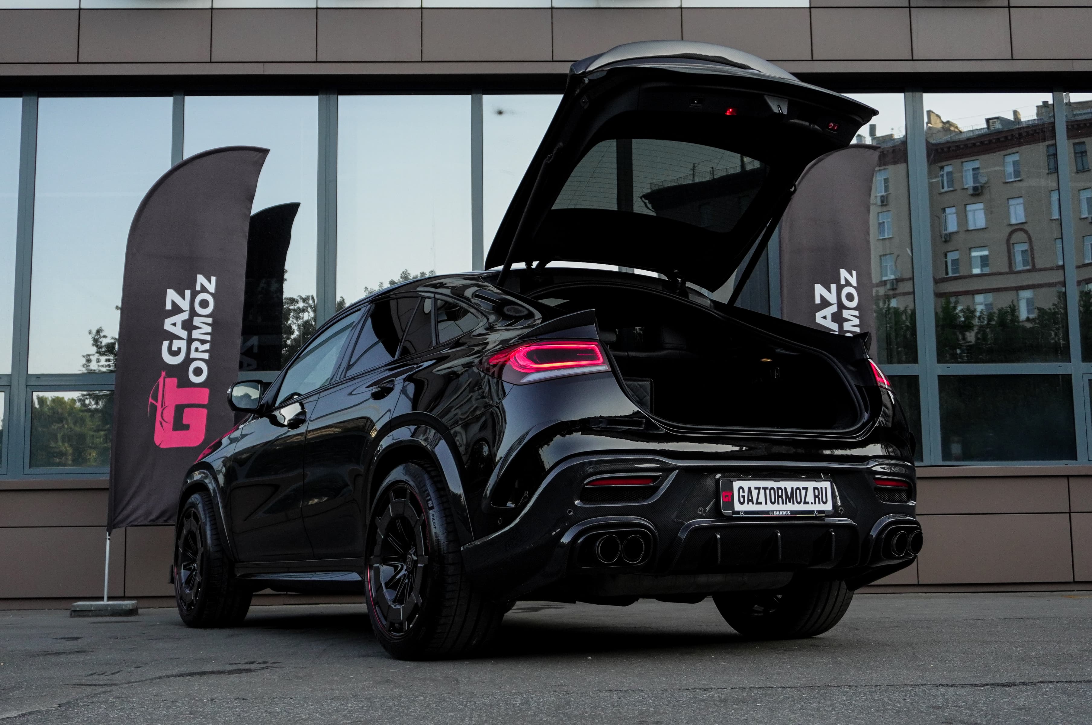 Brabus 900 Rocket Edition: гипер-SUV в карбоне — фото 8