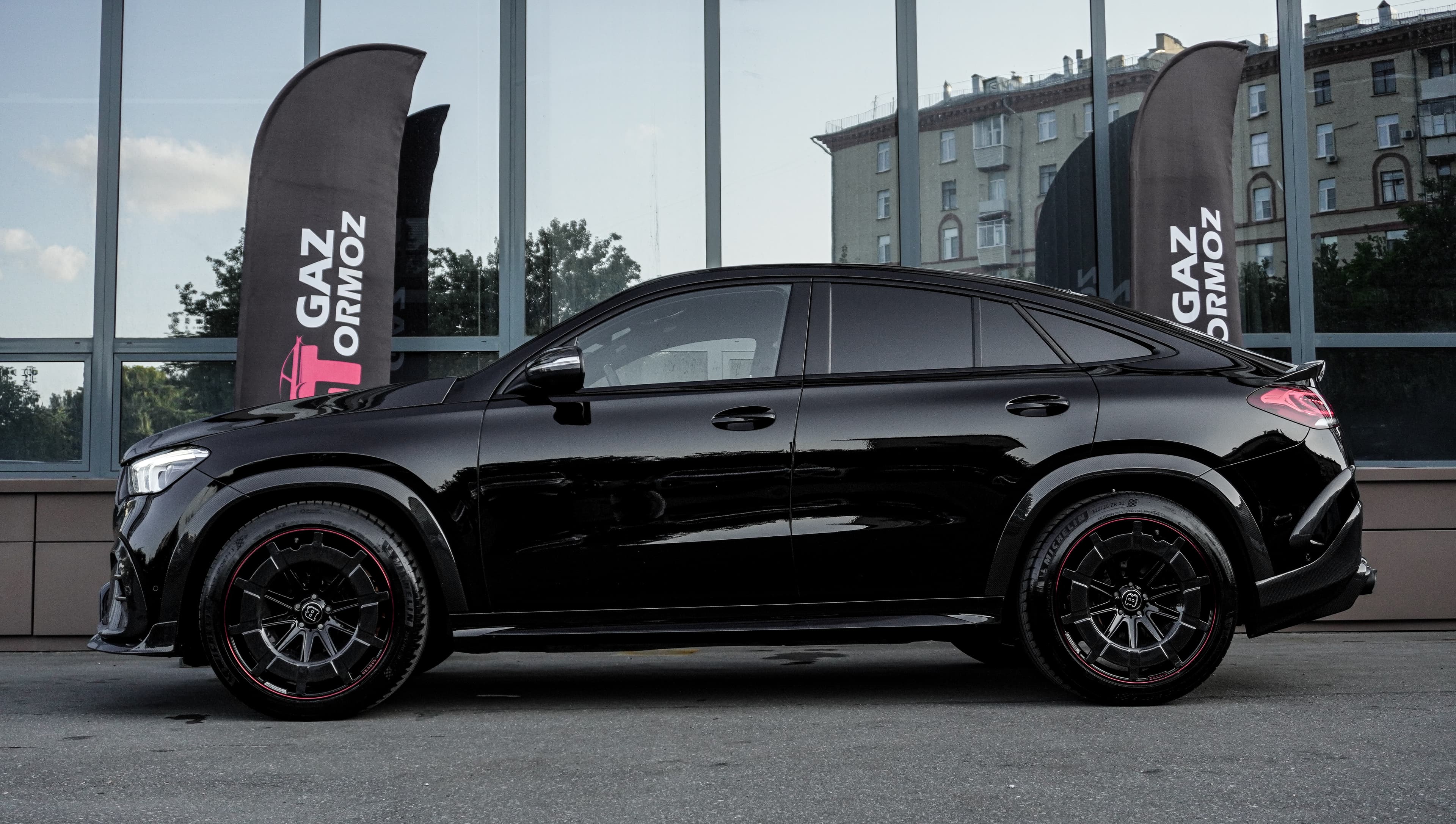 Brabus 900 Rocket Edition: гипер-SUV в карбоне — фото 9