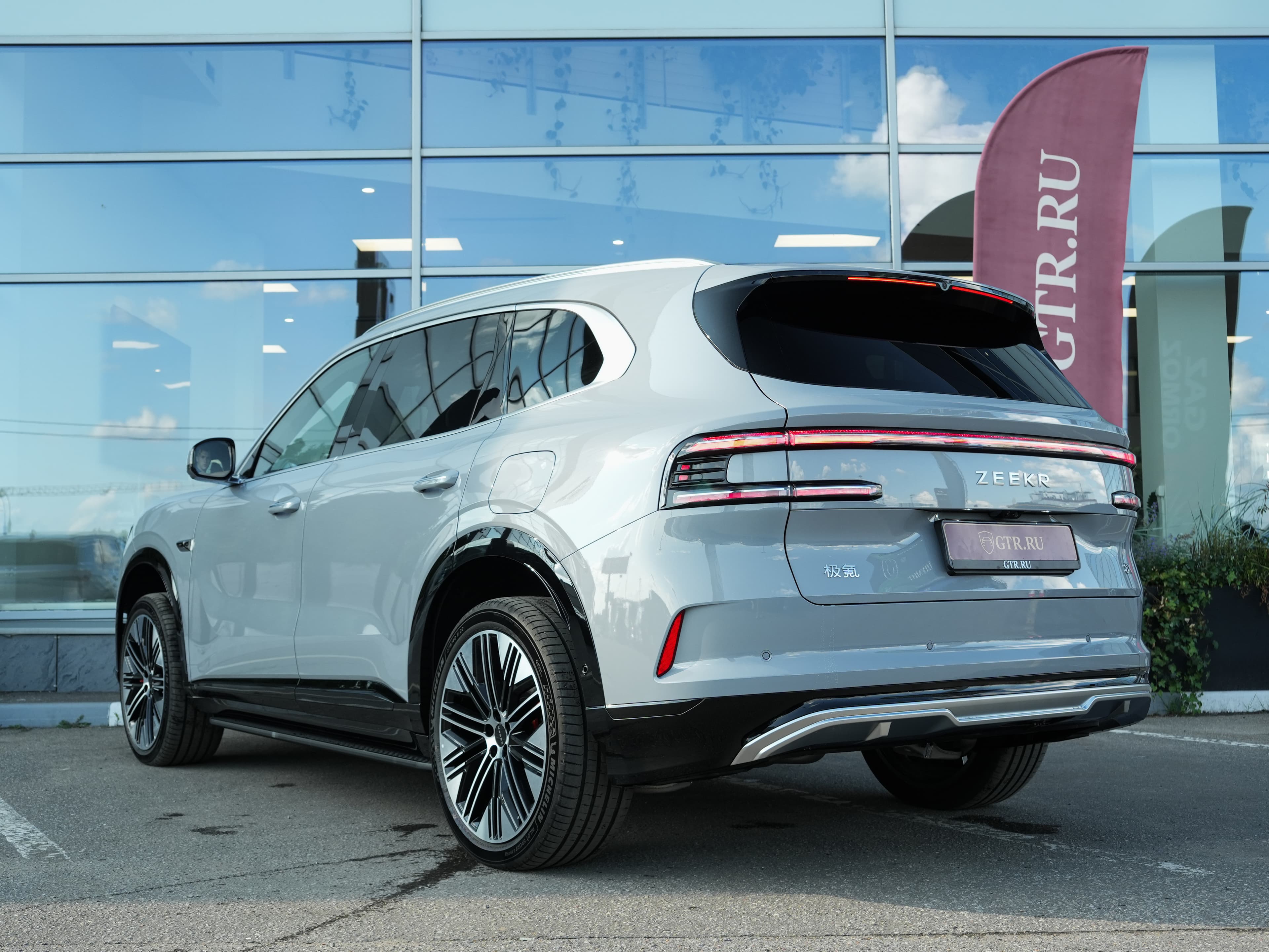 Zeekr 8X — фото 5