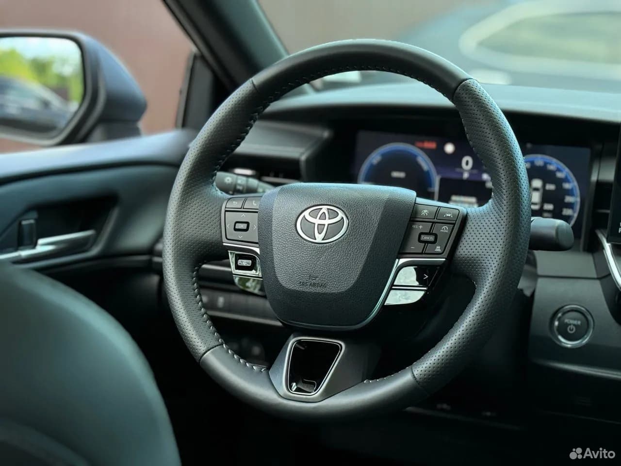 Toyota Camry — фото 30