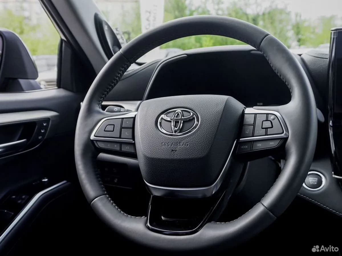 Toyota Highlander — фото 15