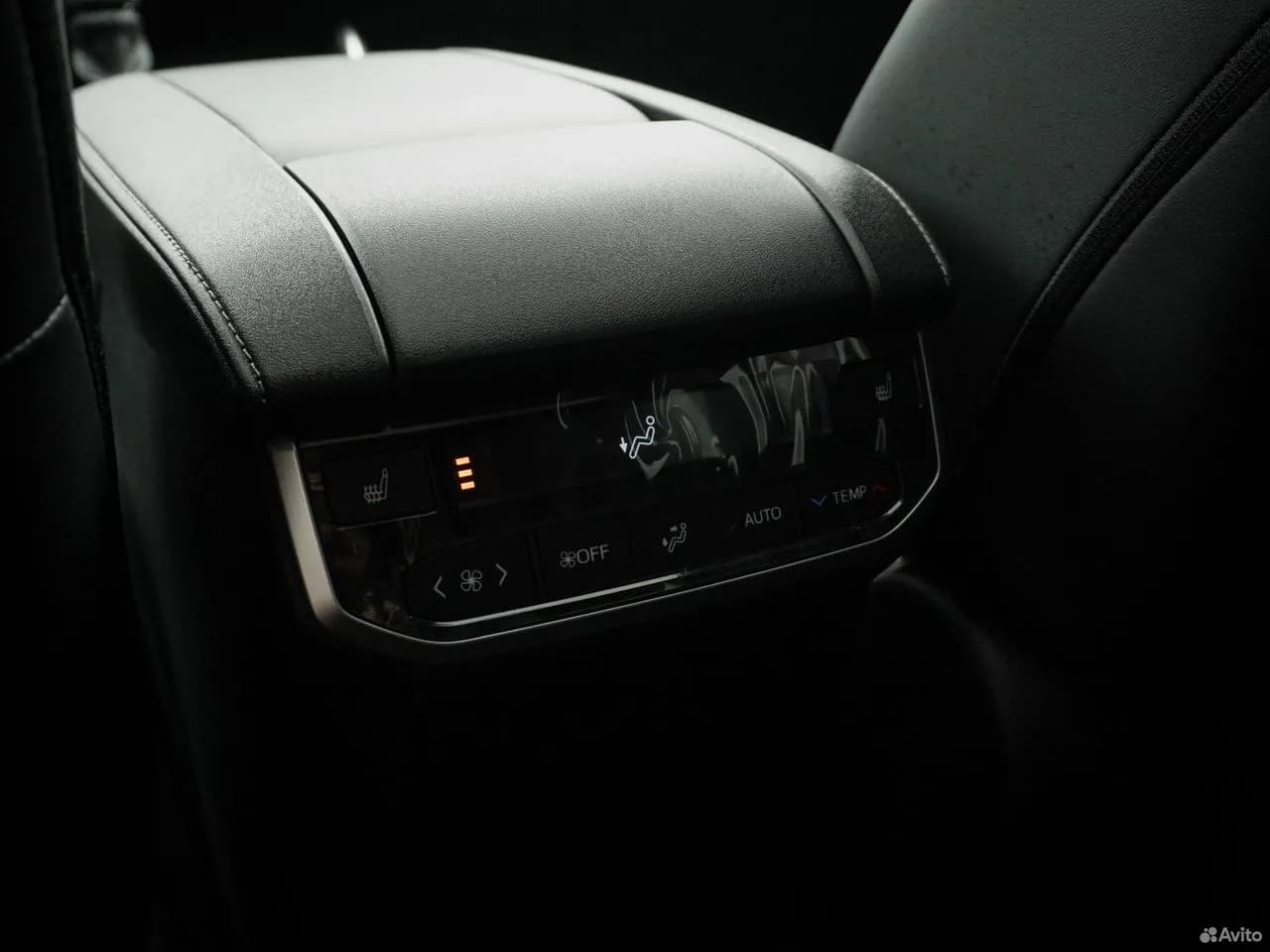Toyota Highlander — фото 26