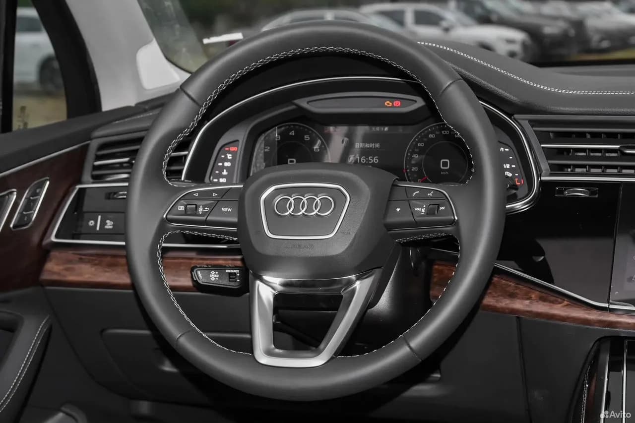 Audi Q7 — фото 12