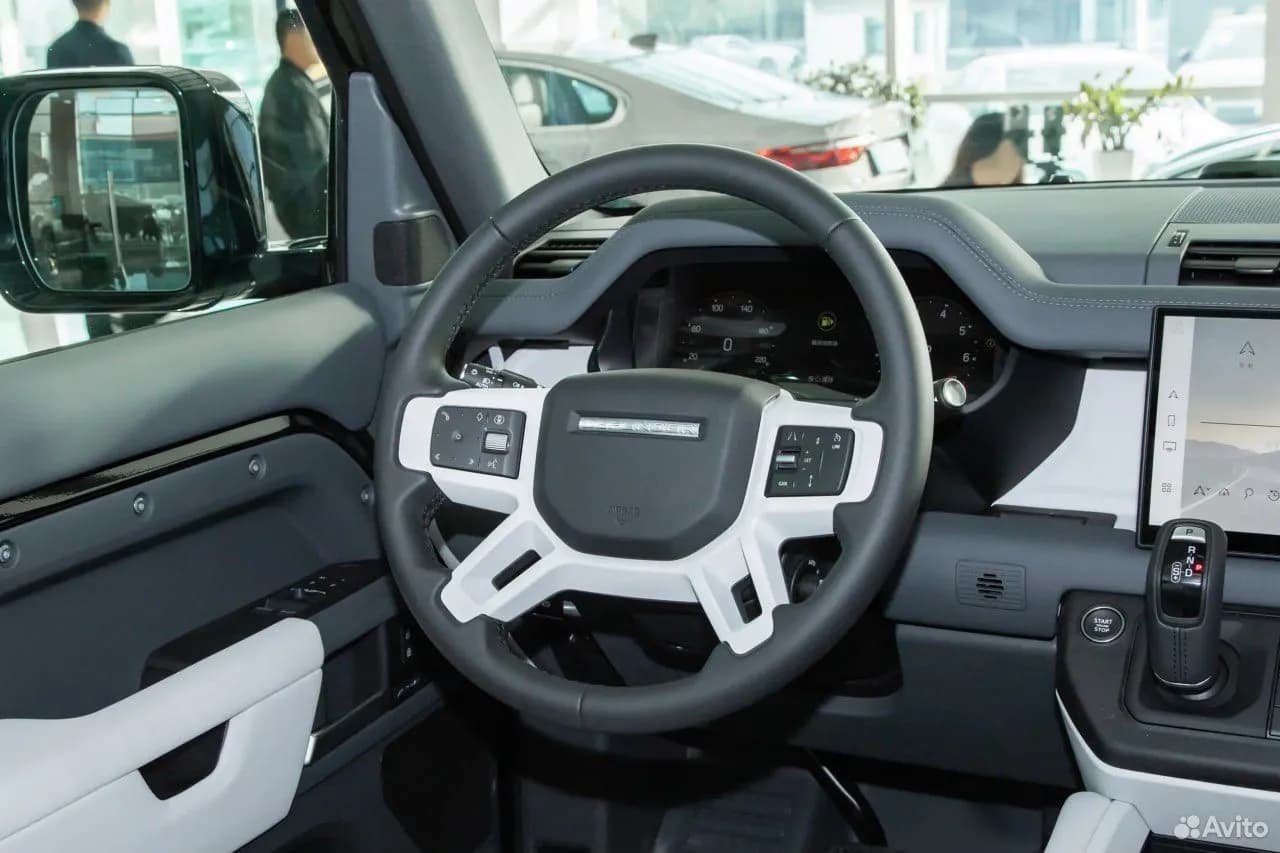 Land Rover Defender — фото 12
