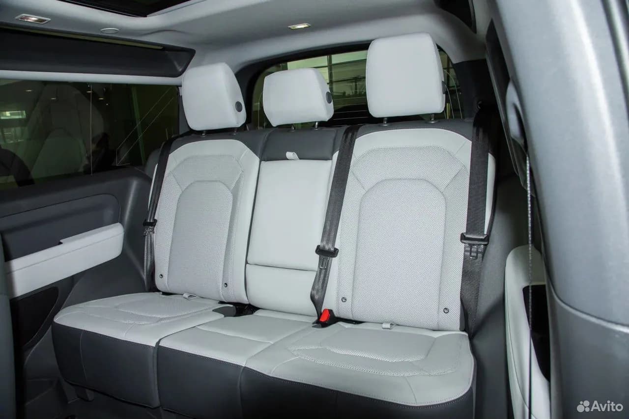 Land Rover Defender — фото 16