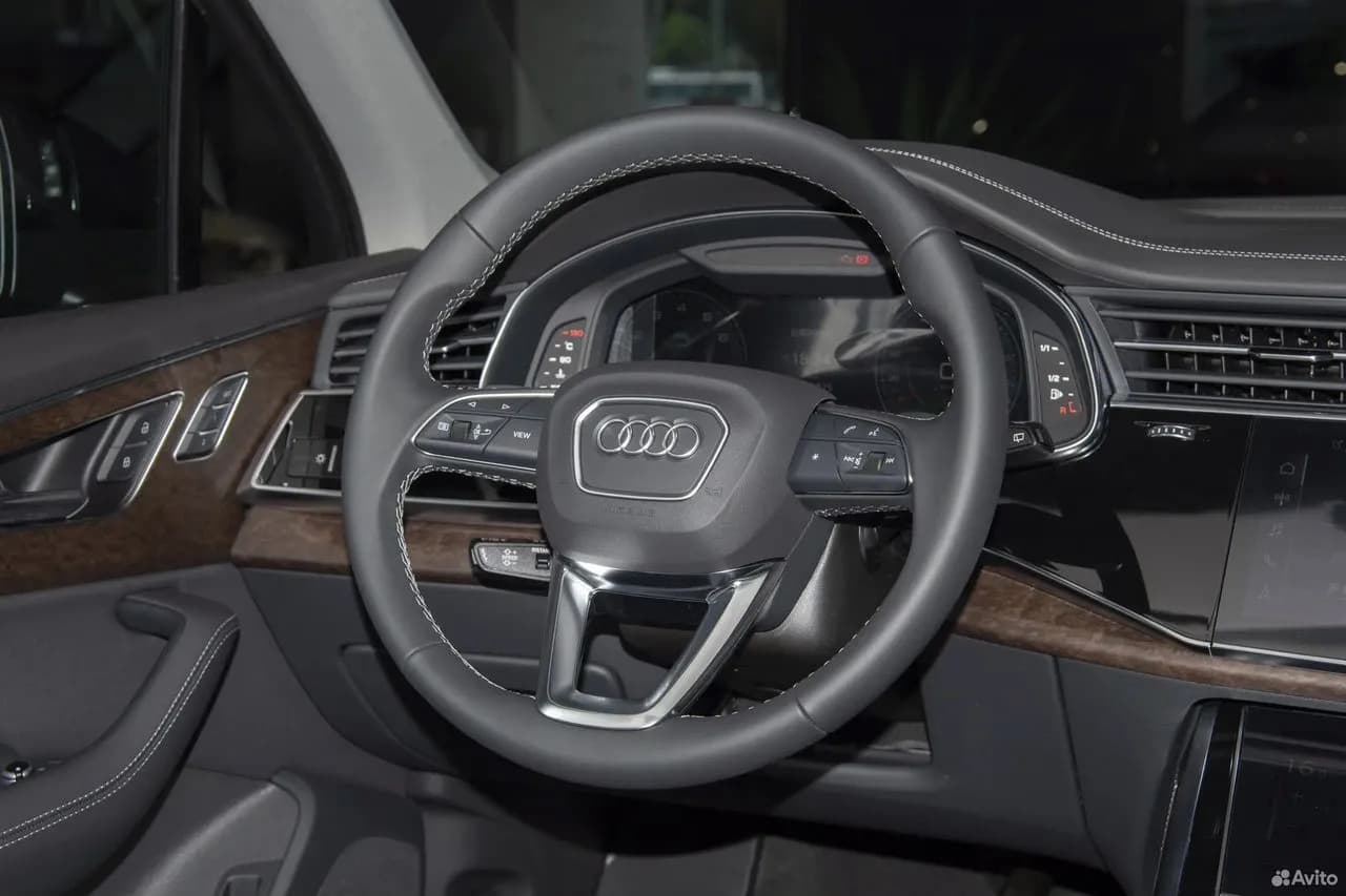 Audi Q7 — фото 12