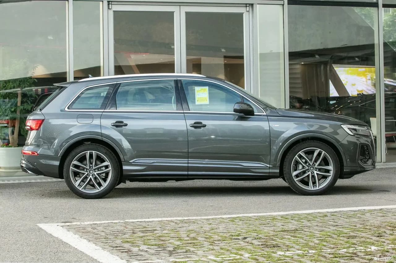 Audi Q7 — фото 8