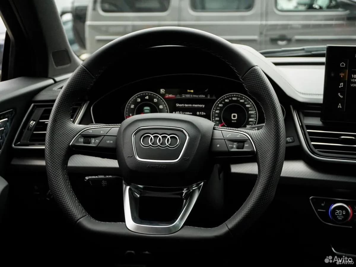 Audi Q5 Sportback — фото 30