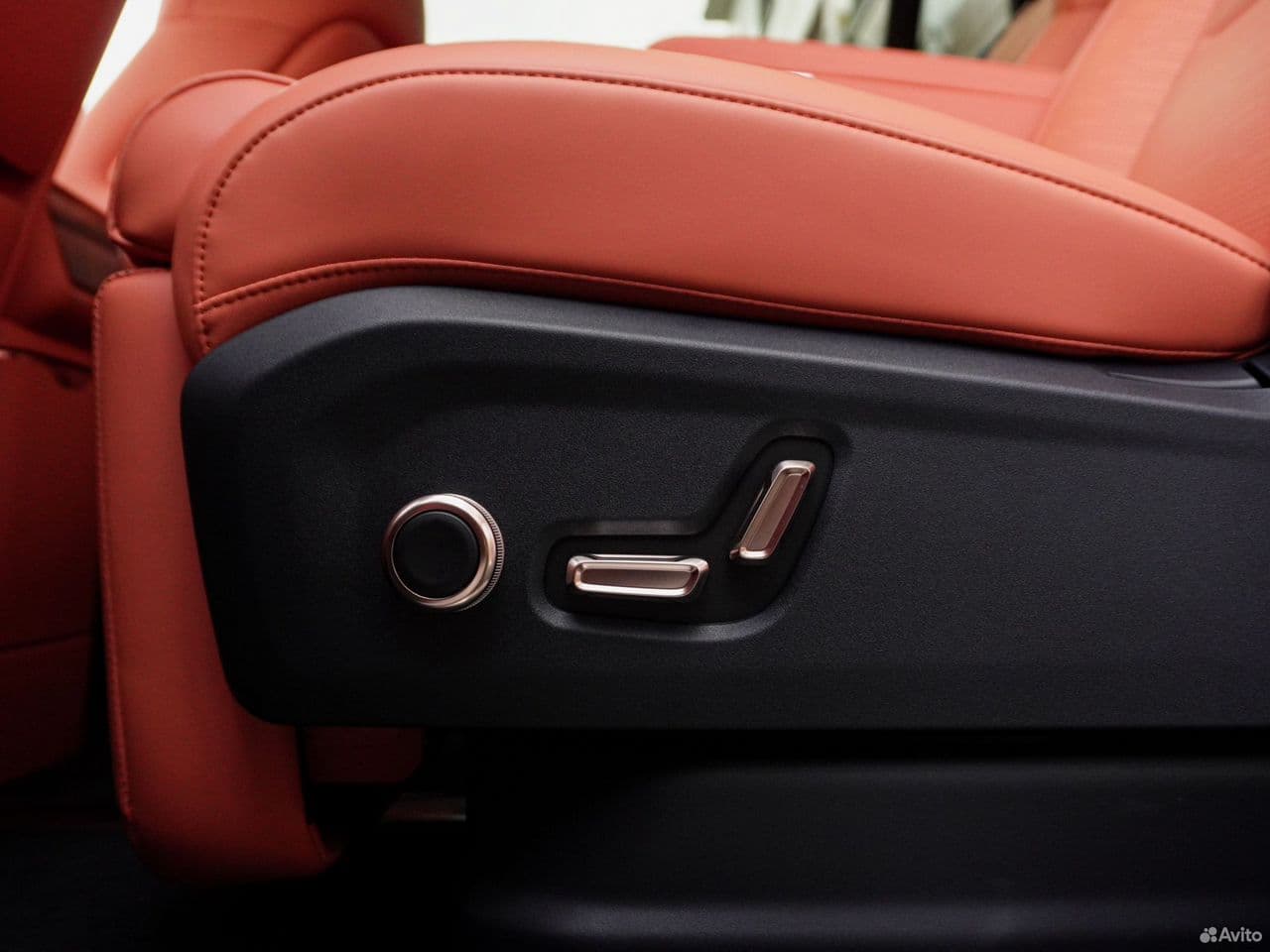 Lynk & Co 900 1.5hyb 4WD AT (721 л.с.) 2025 г. 8 км — фото 30