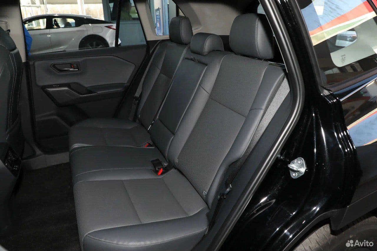 Toyota RAV4 — фото 16