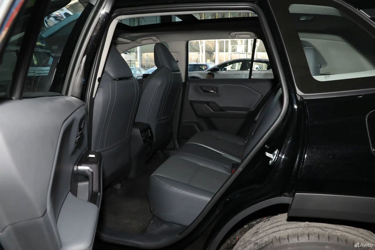 Toyota RAV4 — фото 14