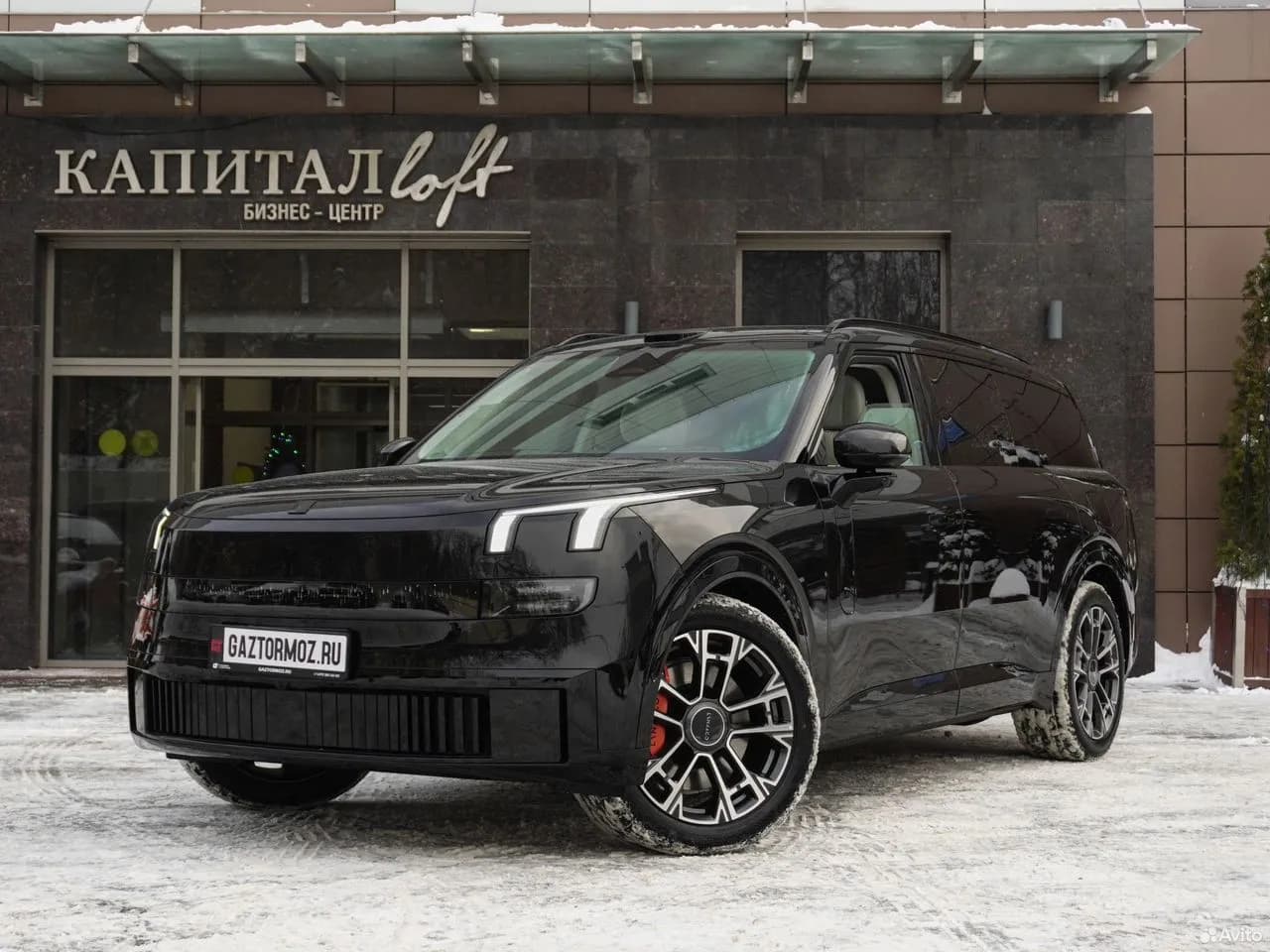 Lynk & Co 900 2.0hyb 4WD AT (734 л.с.) 2025 г. 15 км