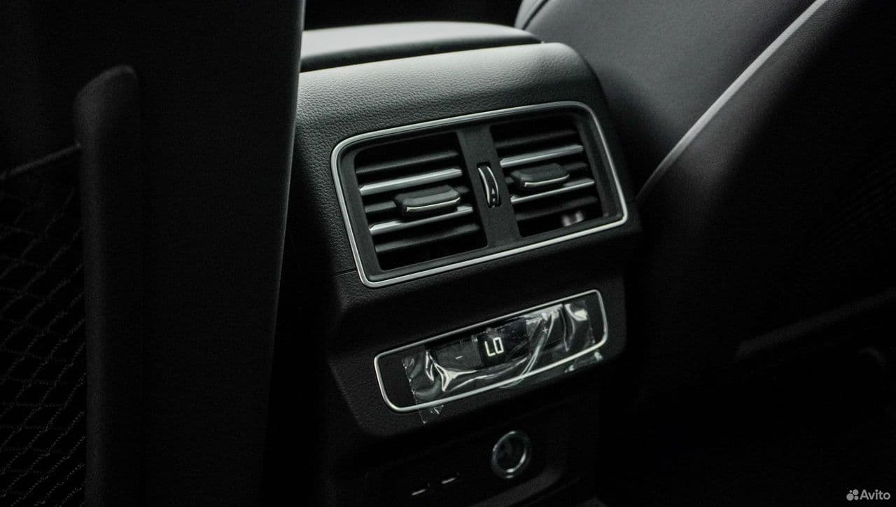 Audi Q5L — фото 28
