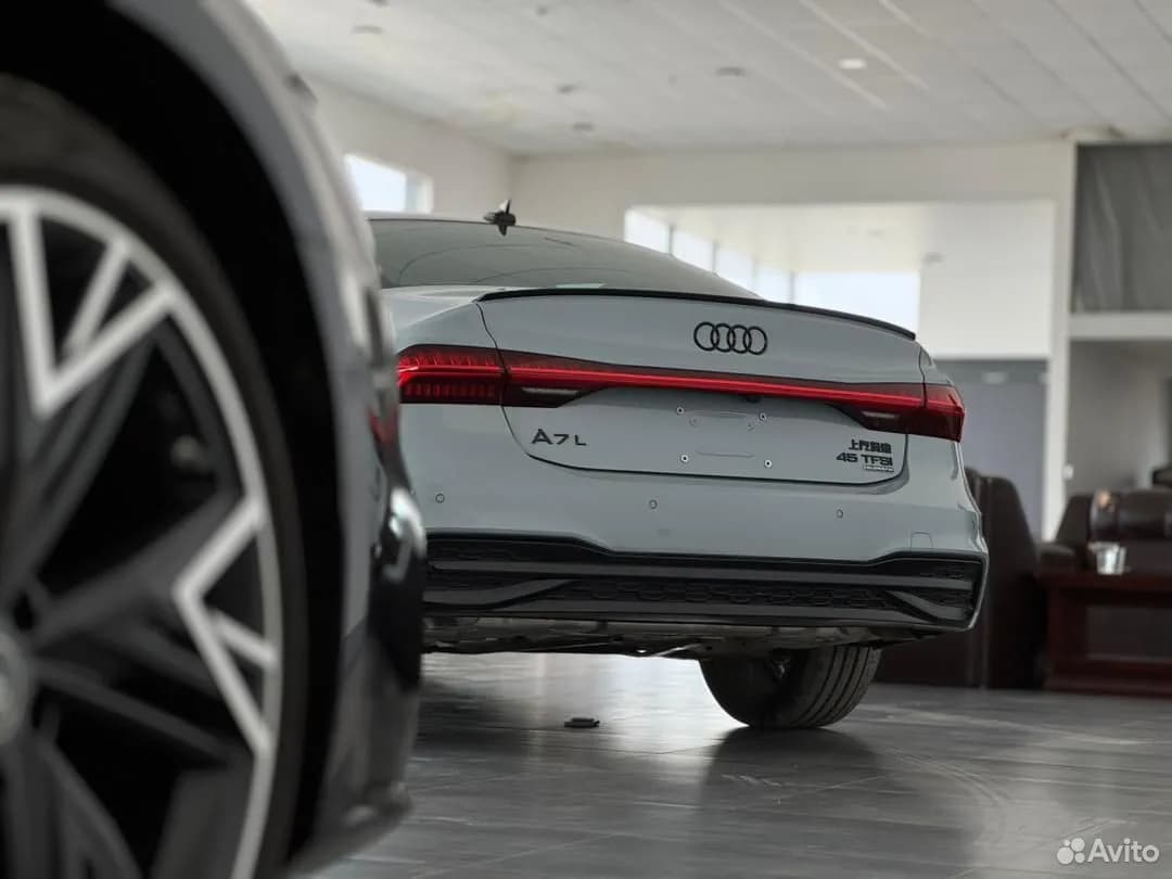 Audi A7L — фото 7