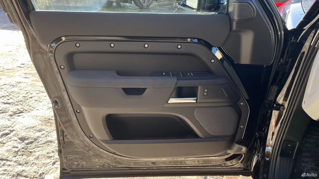 Land Rover Defender — фото 11