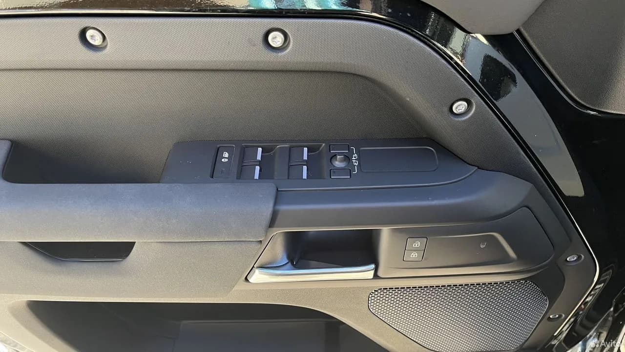 Land Rover Defender — фото 12