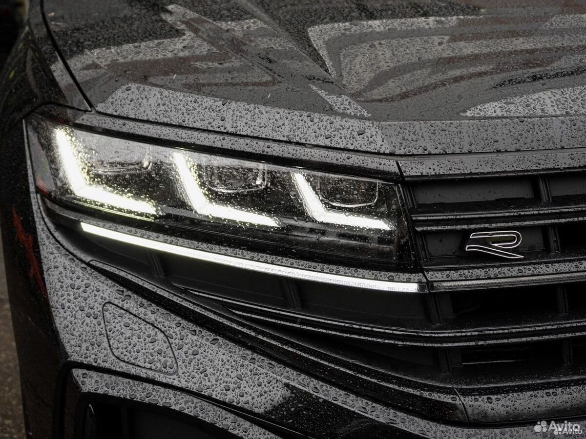 Volkswagen Touareg — фото 9