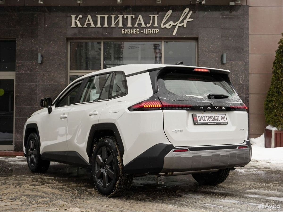 Toyota RAV4 — фото 5
