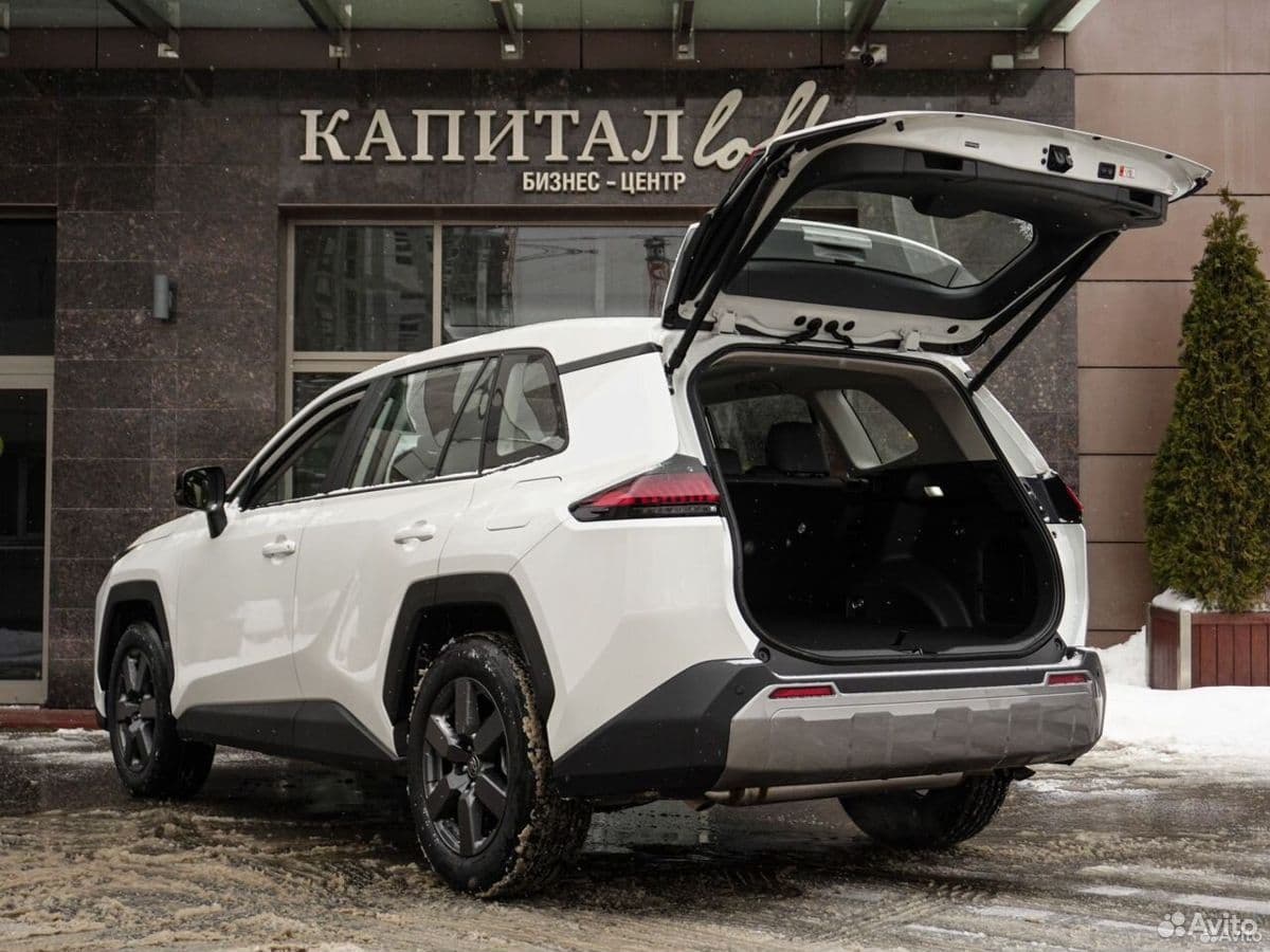 Toyota RAV4 — фото 6