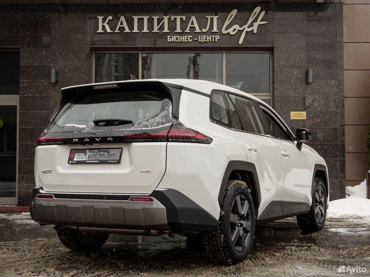Toyota RAV4 — фото 8