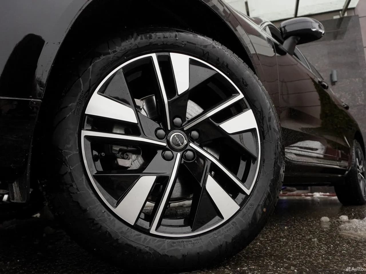 Volvo XC60 — фото 11