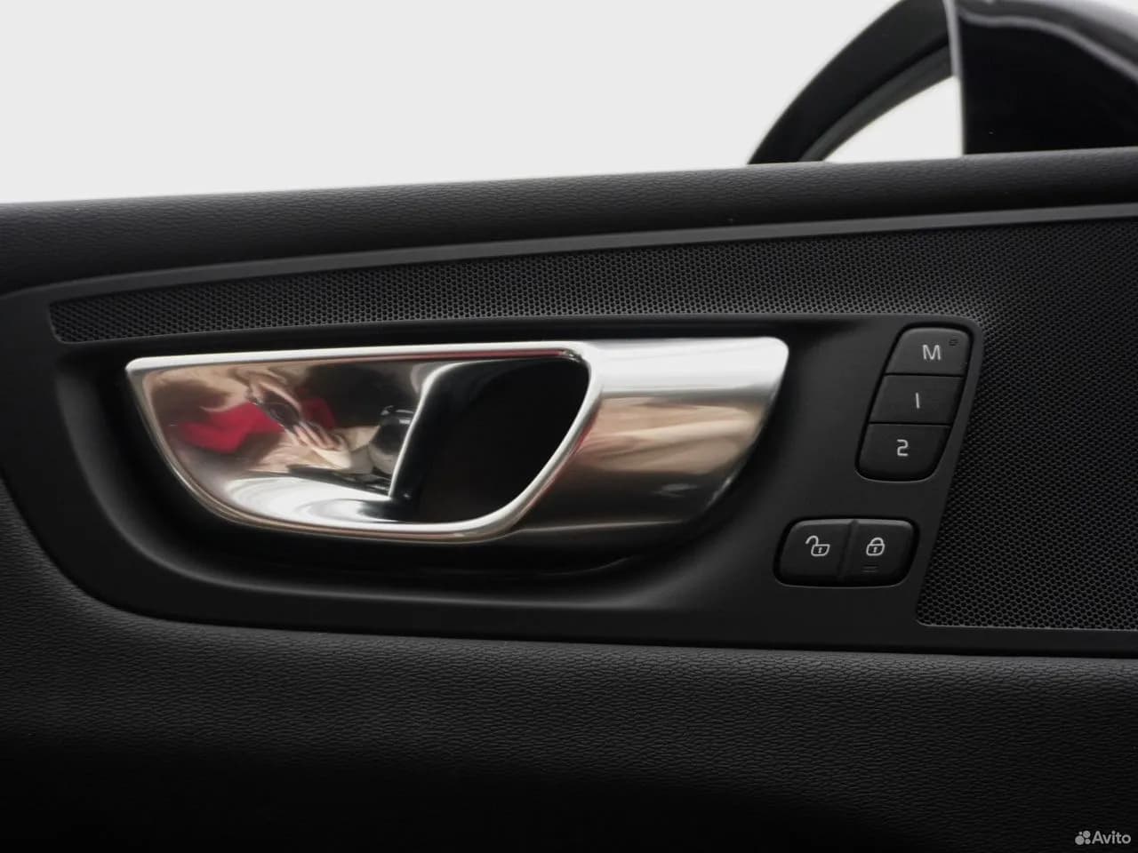 Volvo XC60 — фото 15