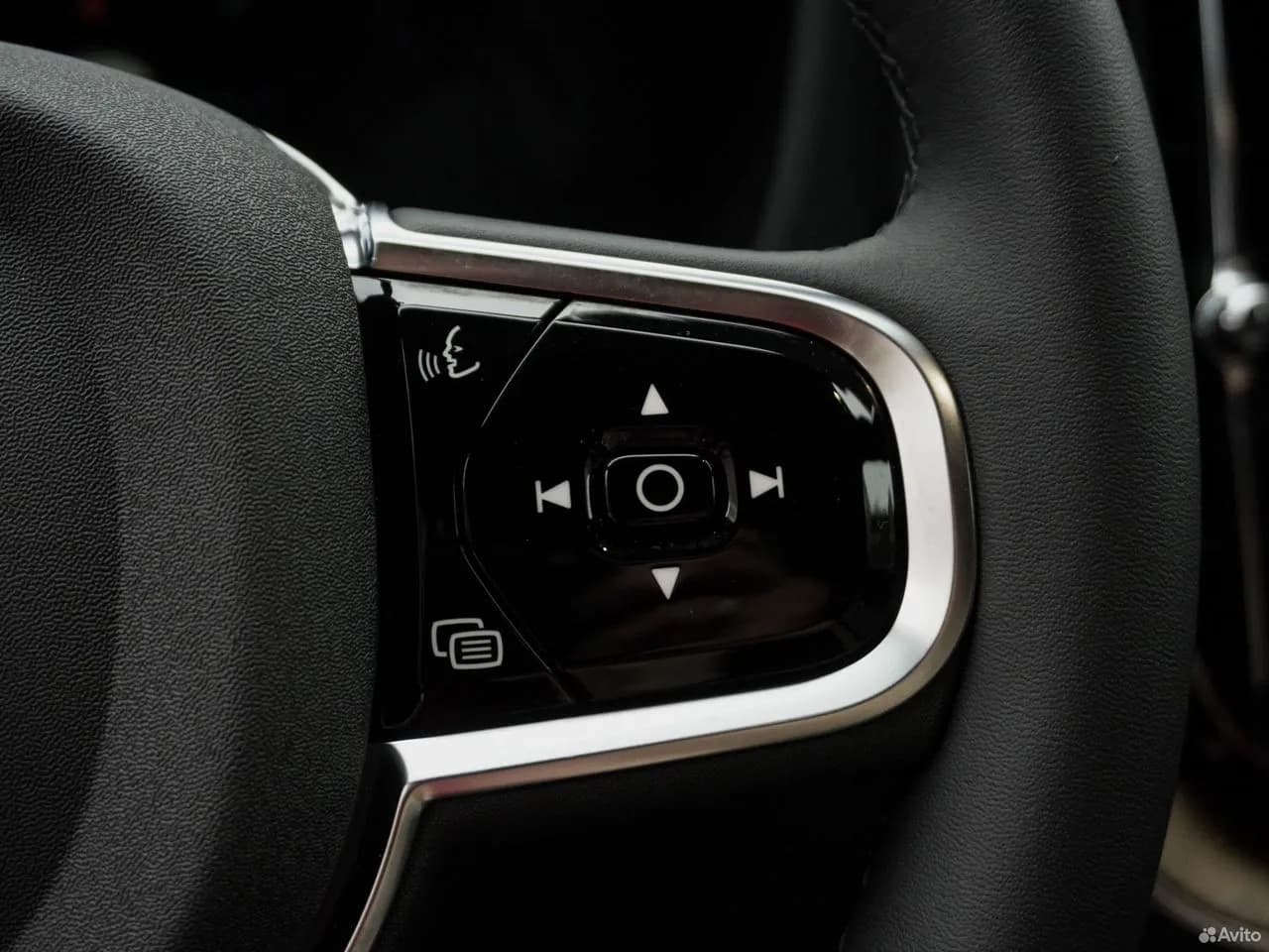 Volvo XC60 — фото 18