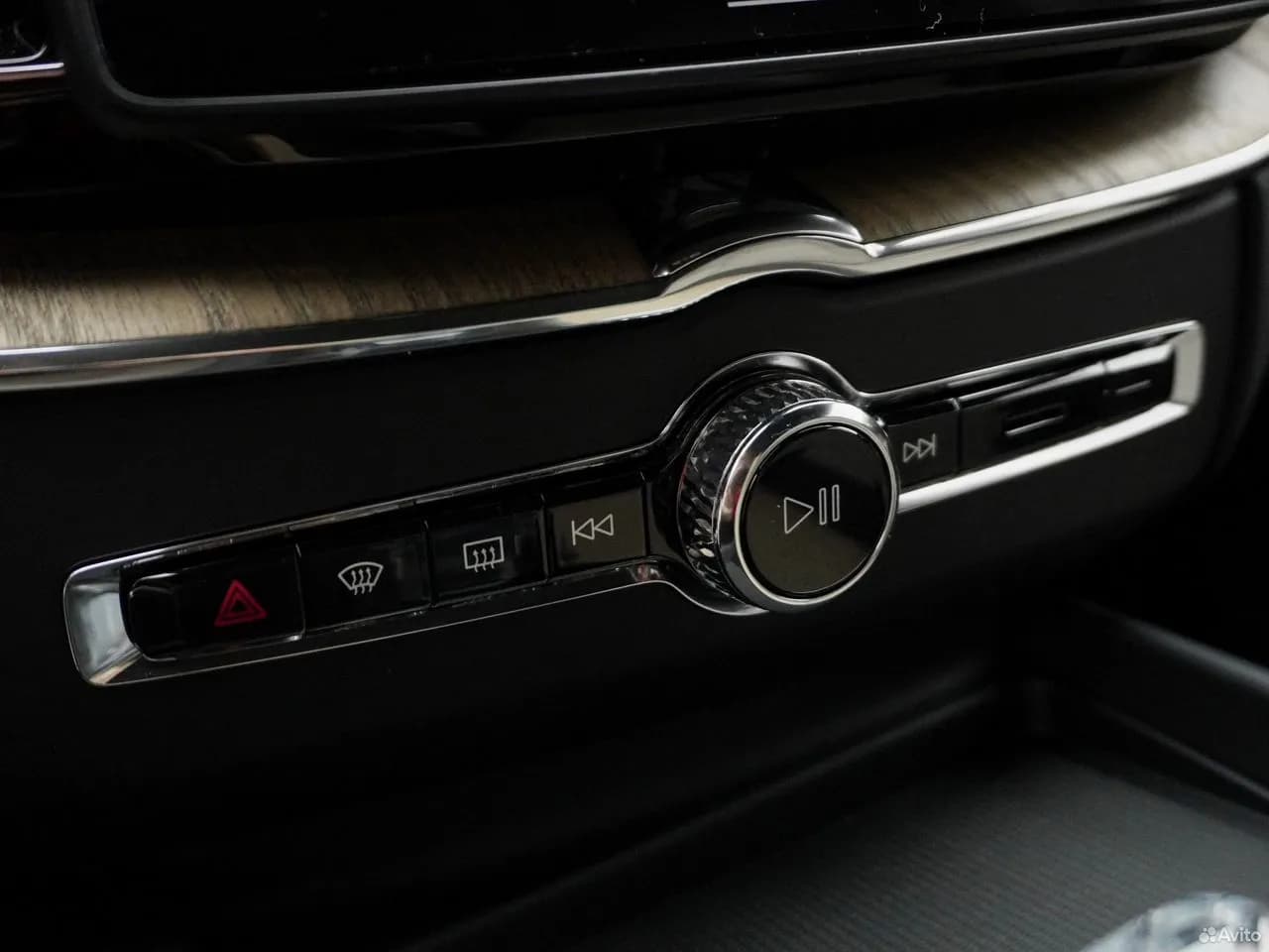 Volvo XC60 — фото 21