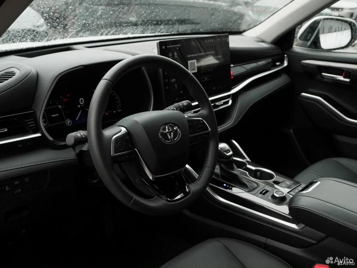 Toyota Highlander — фото 14