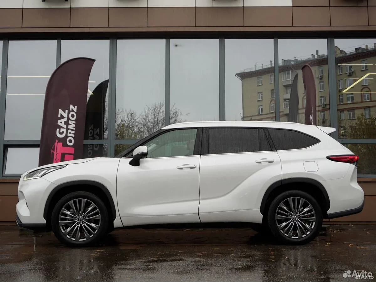Toyota Highlander — фото 9