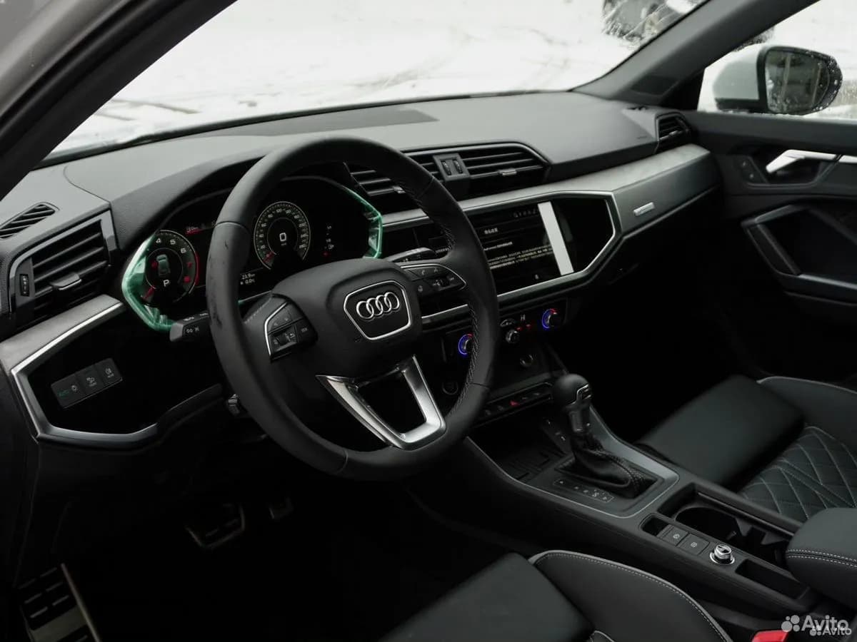 Audi Q3 — фото 14