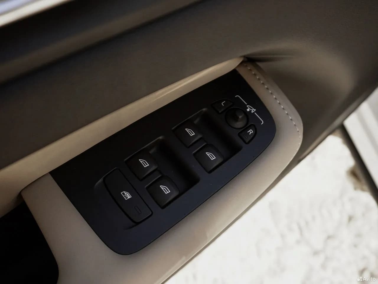 Volvo XC60 — фото 14