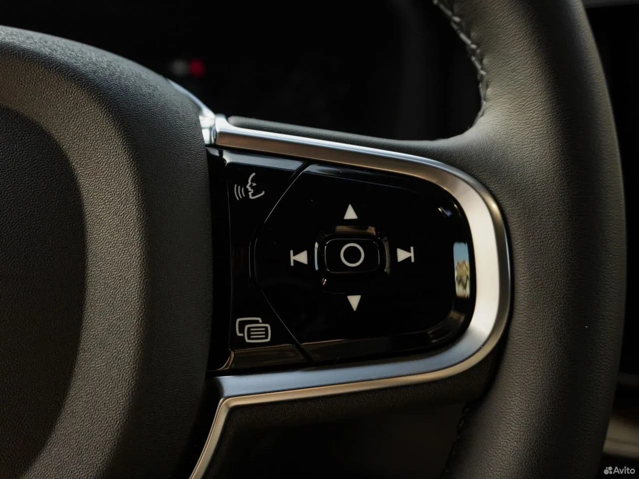 Volvo XC60 — фото 18