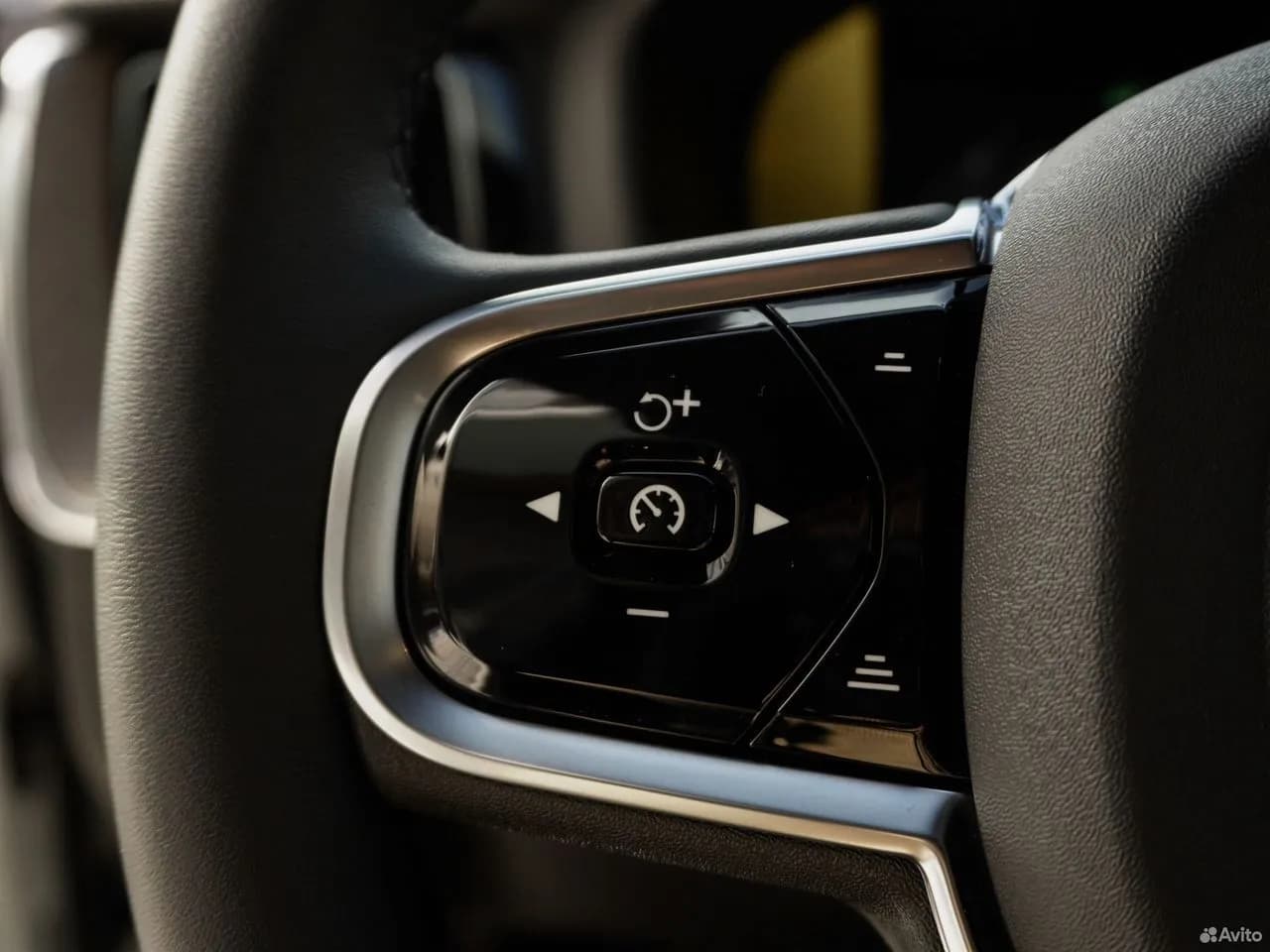 Volvo XC60 — фото 19
