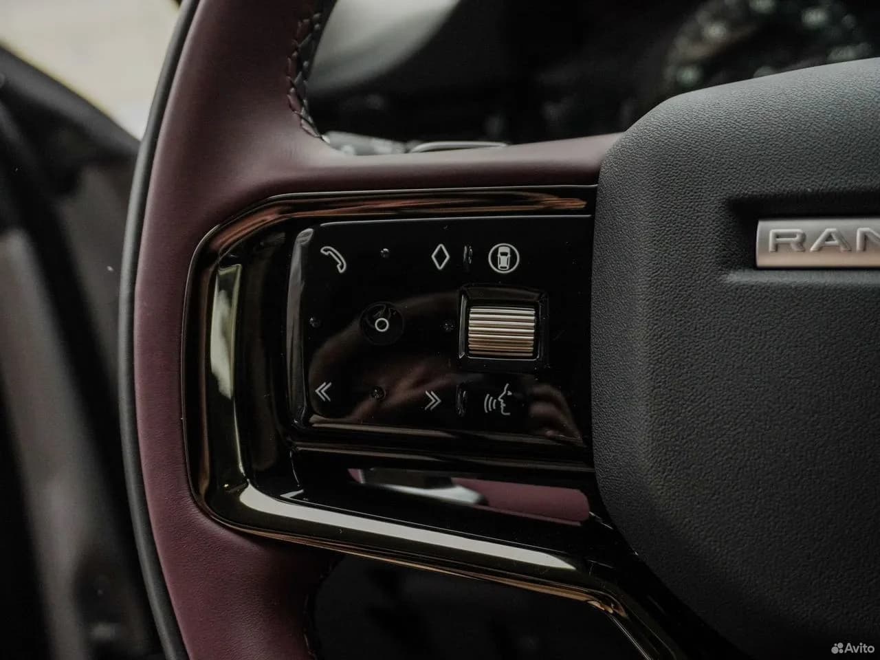 Land Rover Range Rover Evoque — фото 19
