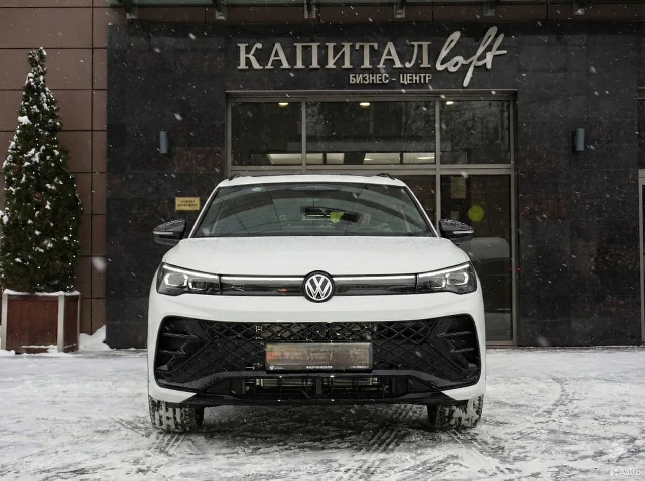 Volkswagen Tiguan L — фото 2