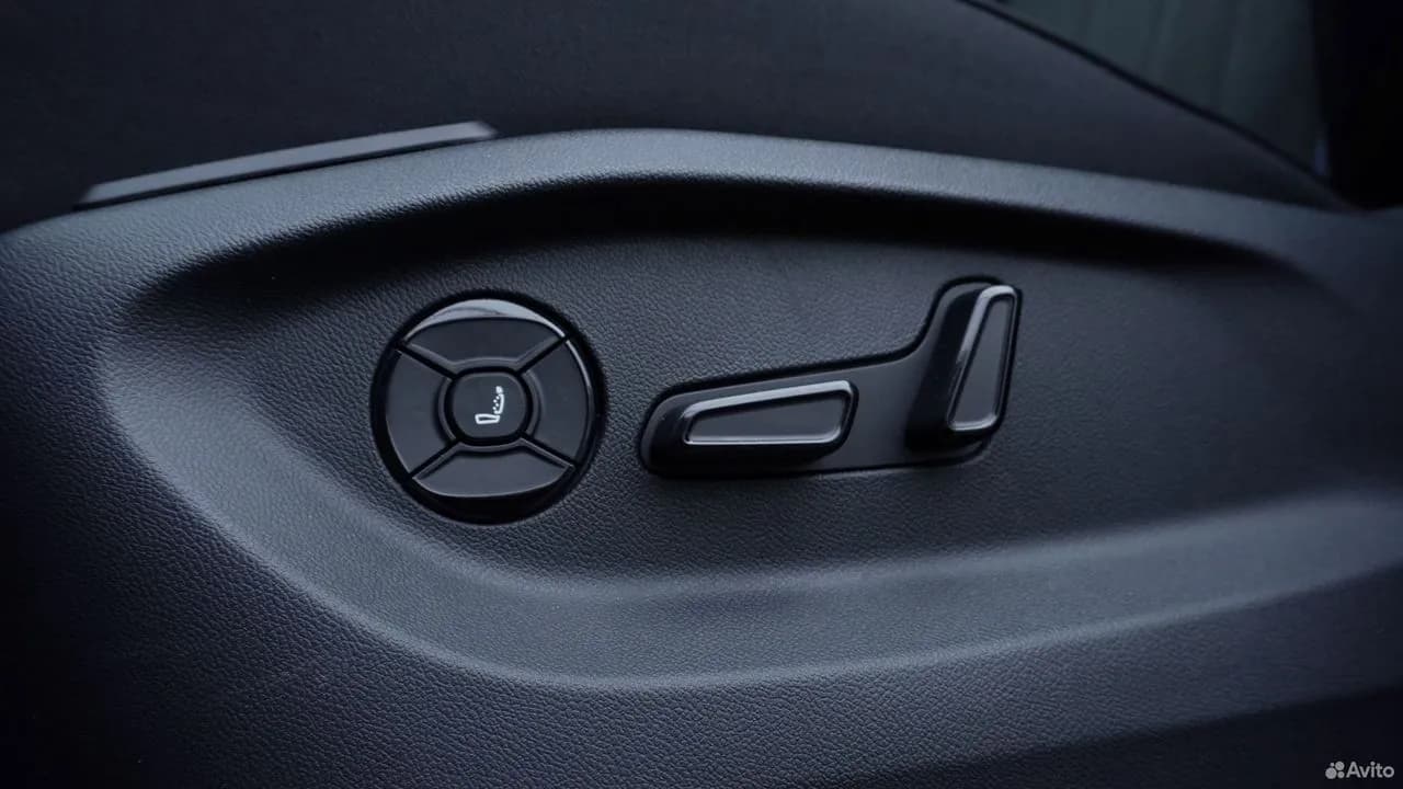 Volkswagen Tiguan L — фото 8