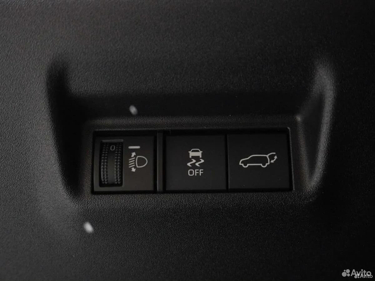 Toyota RAV4 — фото 11