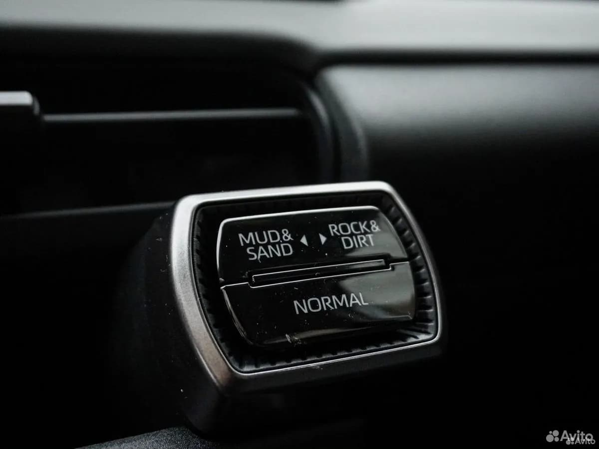 Toyota RAV4 — фото 17
