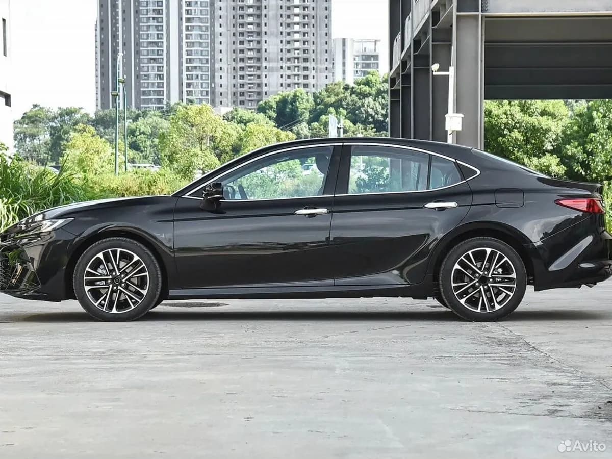 Toyota Camry — фото 4
