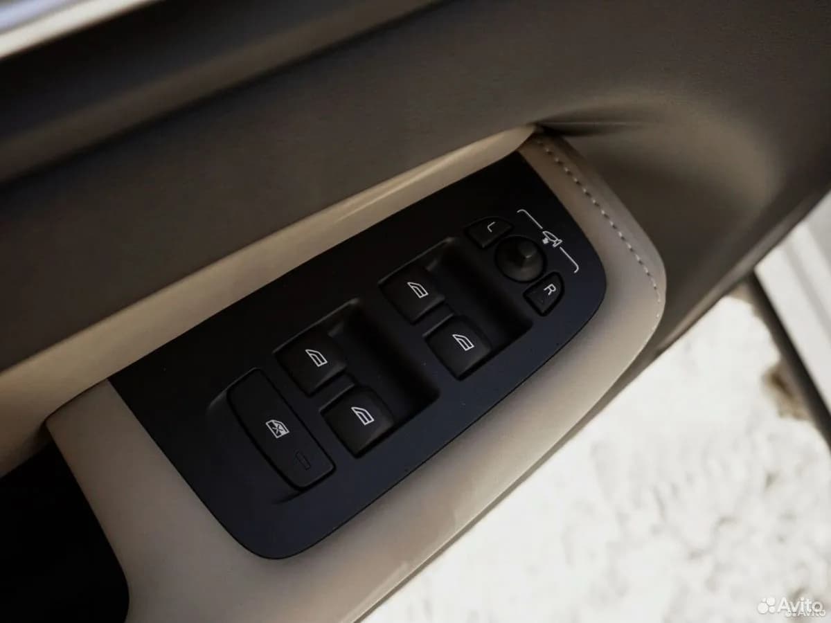 Volvo XC60 — фото 14